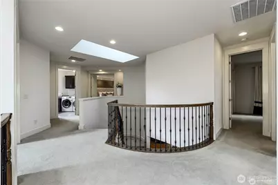 9818 NE 24th Street, Bellevue, WA 98004 - Photo 18