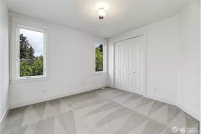 9818 NE 24th Street, Bellevue, WA 98004 - Photo 30