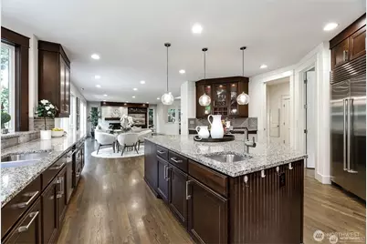 9818 NE 24th Street, Bellevue, WA 98004 - Photo 8
