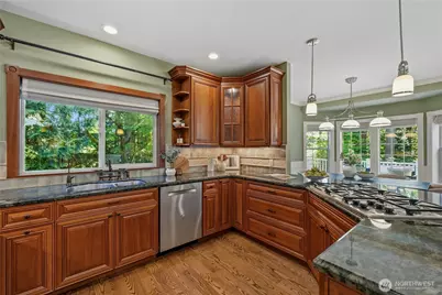 12385 166th Court NE, Redmond, WA 98052 - Photo 10