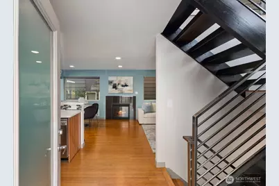 1536 Sturgus Avenue S, Seattle, WA 98144 - Photo 4