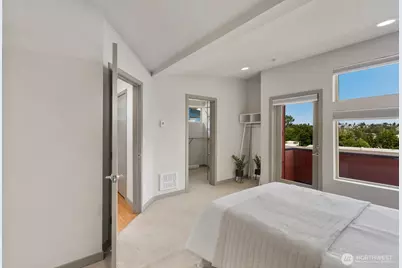 1536 Sturgus Avenue S, Seattle, WA 98144 - Photo 16