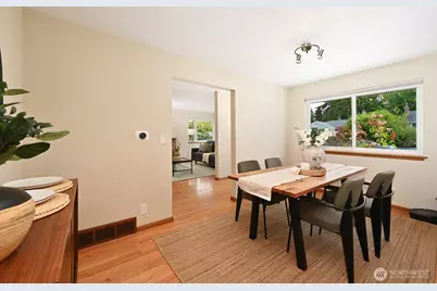 9823 41st Avenue SW, Seattle, WA 98136 - Photo 4