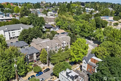 215 20th Avenue E #201, Seattle, WA 98112 - Photo 34