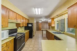 401 Barr Dr, Kelso, WA 98626 - Photo 14