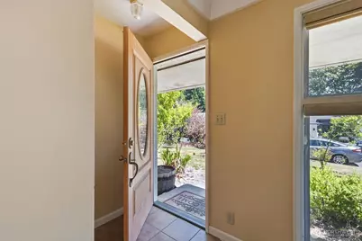 401 Barr Drive, Kelso, WA 98626 - Photo 4