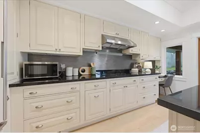 10351 11th Avenue NW, Seattle, WA 98177 - Photo 6