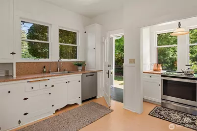 4055 SW Holgate Street, Seattle, WA 98116 - Photo 12