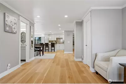1820 101st Avenue NE, Bellevue, WA 98004 - Photo 16