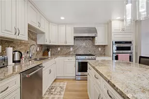 1820 101st Ave NE, Bellevue, WA 98004 - Photo 8