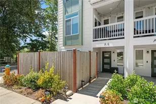 17002 13th Ave W, Lynnwood, WA 98087 - Photo 1