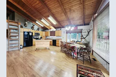144 Ciannigan Hill Road, Silver Creek, WA 98585 - Photo 10