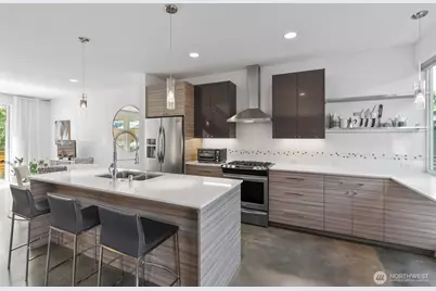 7016 California Avenue SW #E, Seattle, WA 98136 - Photo 4