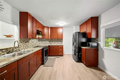 7701 Hardeson Road #100, Everett, WA 98203 - Photo 16