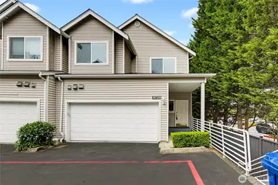 9729 26th Avenue SW #404, Seattle, WA 98106 - Photo 2