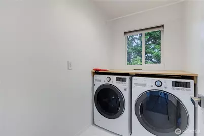 9729 26th Avenue SW #404, Seattle, WA 98106 - Photo 24