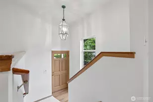 317 NE 91st St, Seattle, WA 98115 - Photo 4