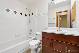 317 NE 91st St, Seattle, WA 98115 - Photo 20