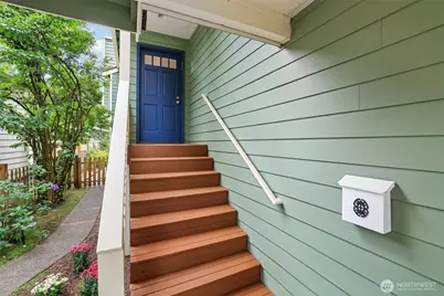 317 NE 91st Street, Seattle, WA 98115 - Photo 2