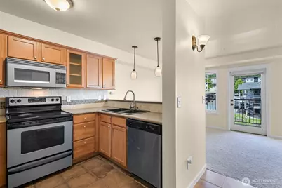 680 32nd Street #C402, Bellingham, WA 98225 - Photo 4