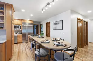 4649 244th Pl SE, Sammamish, WA 98029 - Photo 16