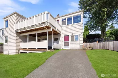 9725 Phinney Avenue N, Seattle, WA 98103 - Photo 2