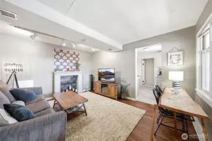 9725 Phinney Ave N, Seattle, WA 98103 - Photo 22