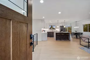 2518 36th Ave W, Seattle, WA 98199 - Photo 2