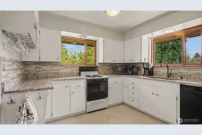 1335 N 180th Street, Shoreline, WA 98133 - Photo 6