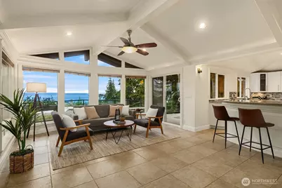 310 Skyline Drive, Edmonds, WA 98020 - Photo 8