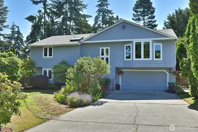 2130 Fairway Lane, Oak Harbor, WA 98277 - Photo 2