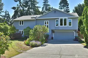 2130 Fairway Ln, Oak Harbor, WA 98277 - Photo 2