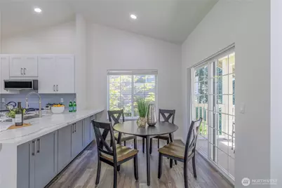 18585 NE 57th Street #H18585, Redmond, WA 98052 - Photo 10