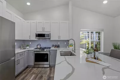 18585 NE 57th Street #H18585, Redmond, WA 98052 - Photo 6