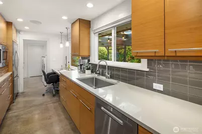 3001 Hunts Point Road, Bellevue, WA 98004 - Photo 20