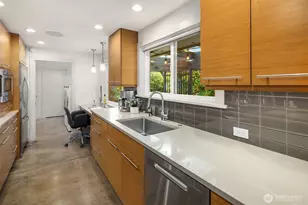 3001 Hunts Point Rd, Bellevue, WA 98004 - Photo 20