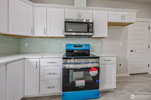 934 E 61st St, Tacoma, WA 98408 - Photo 12
