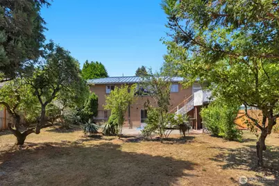 10412 61st Avenue S, Seattle, WA 98178 - Photo 18