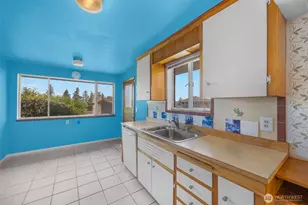 10412 61st Ave S, Seattle, WA 98178 - Photo 6