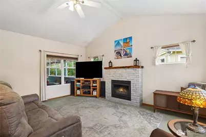 222 105th Street E, Tacoma, WA 98445 - Photo 4