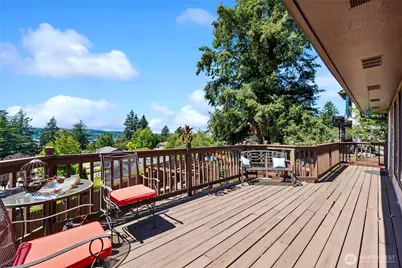 2610 NE 5th Court, Renton, WA 98056 - Photo 2
