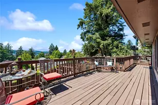 2610 NE 5th Ct, Renton, WA 98056 - Photo 2