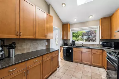 2610 NE 5th Court, Renton, WA 98056 - Photo 10