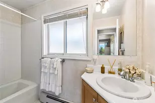 2610 NE 5th Ct, Renton, WA 98056 - Photo 16