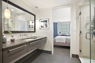 820 Blanchard St, Seattle, WA 98121 - Photo 16