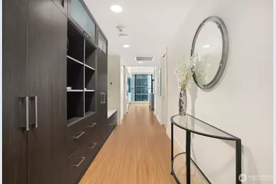 820 Blanchard Street #910, Seattle, WA 98121 - Photo 2