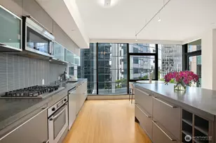 820 Blanchard St, Seattle, WA 98121 - Photo 6