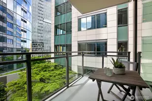 820 Blanchard St, Seattle, WA 98121 - Photo 12