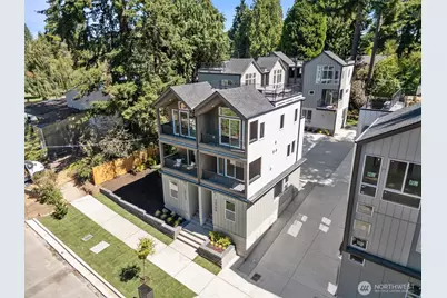 10750 Interlake Avenue N, Seattle, WA 98133 - Photo 2