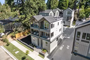 10750 Interlake Ave N, Seattle, WA 98133 - Photo 2